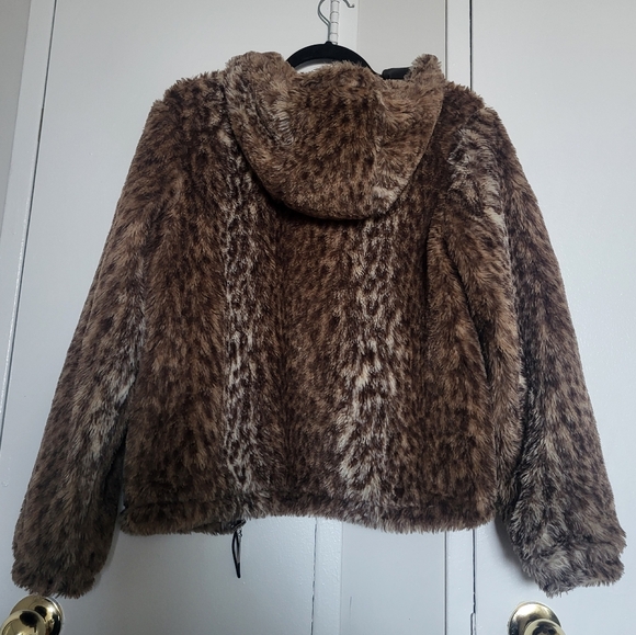 NEW FASHIONNOVA JACKET PULLIVER FAUX FUR ANIMAL PRINT - Picture 4 of 9